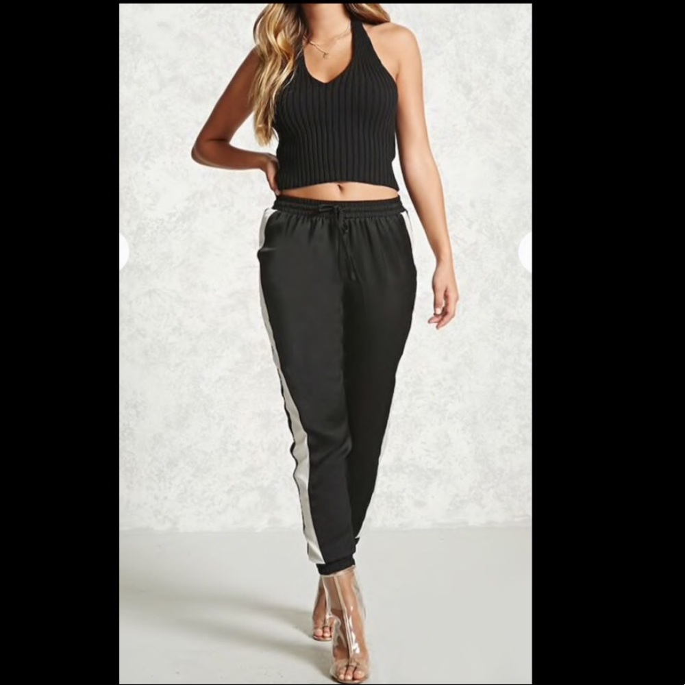 Ribbed Knit Halter Top